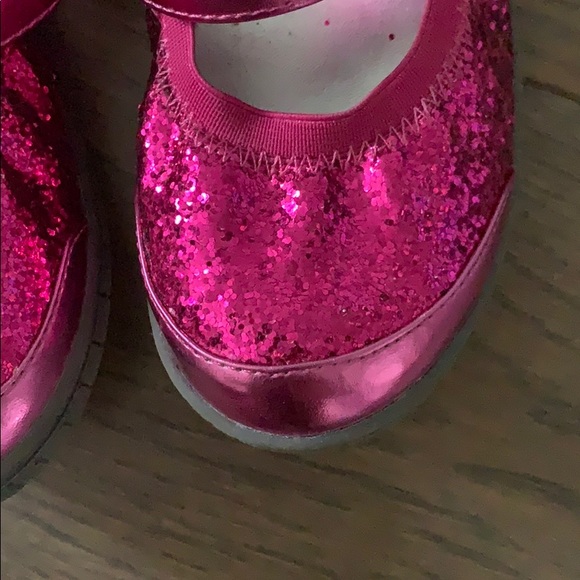 Reaction Shoes for girls 🧸 - Picture 2 of 5